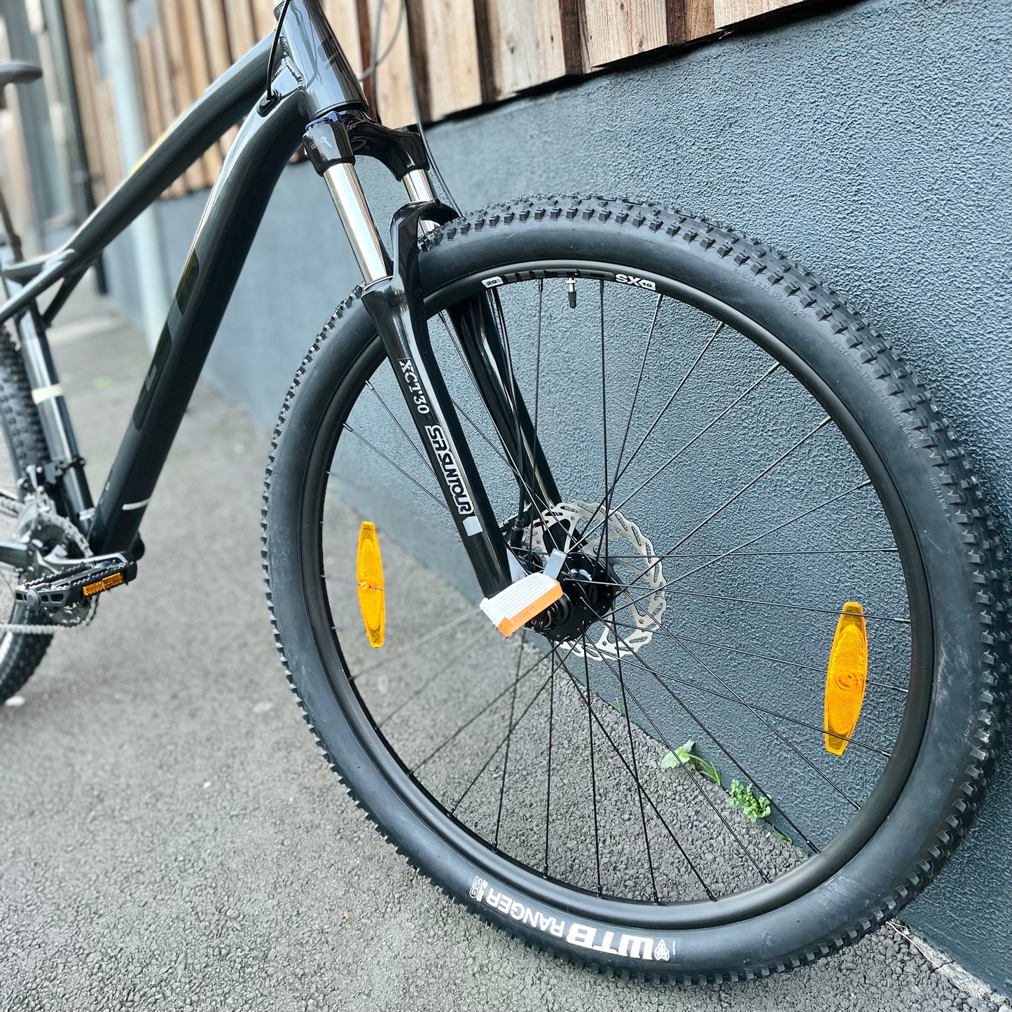 GT - Avalanche BLACK - Medium
