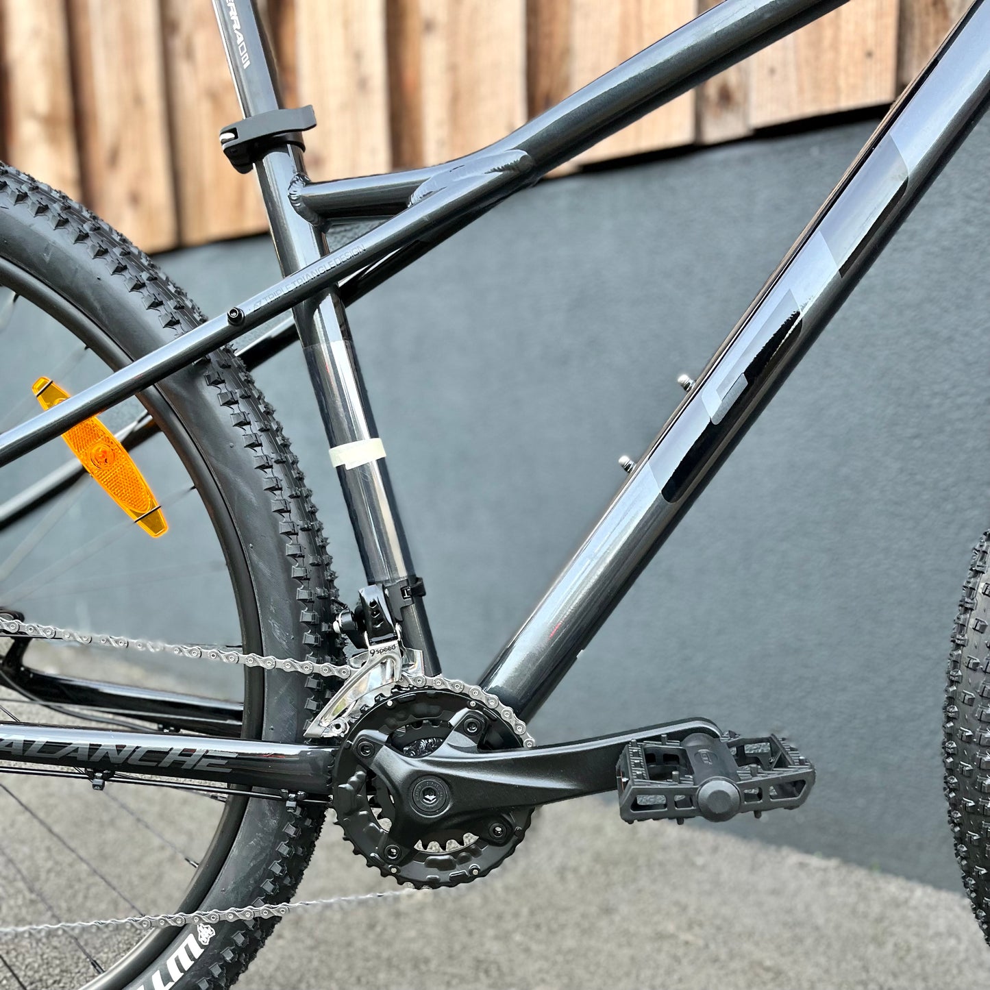GT - Avalanche BLACK - Medium