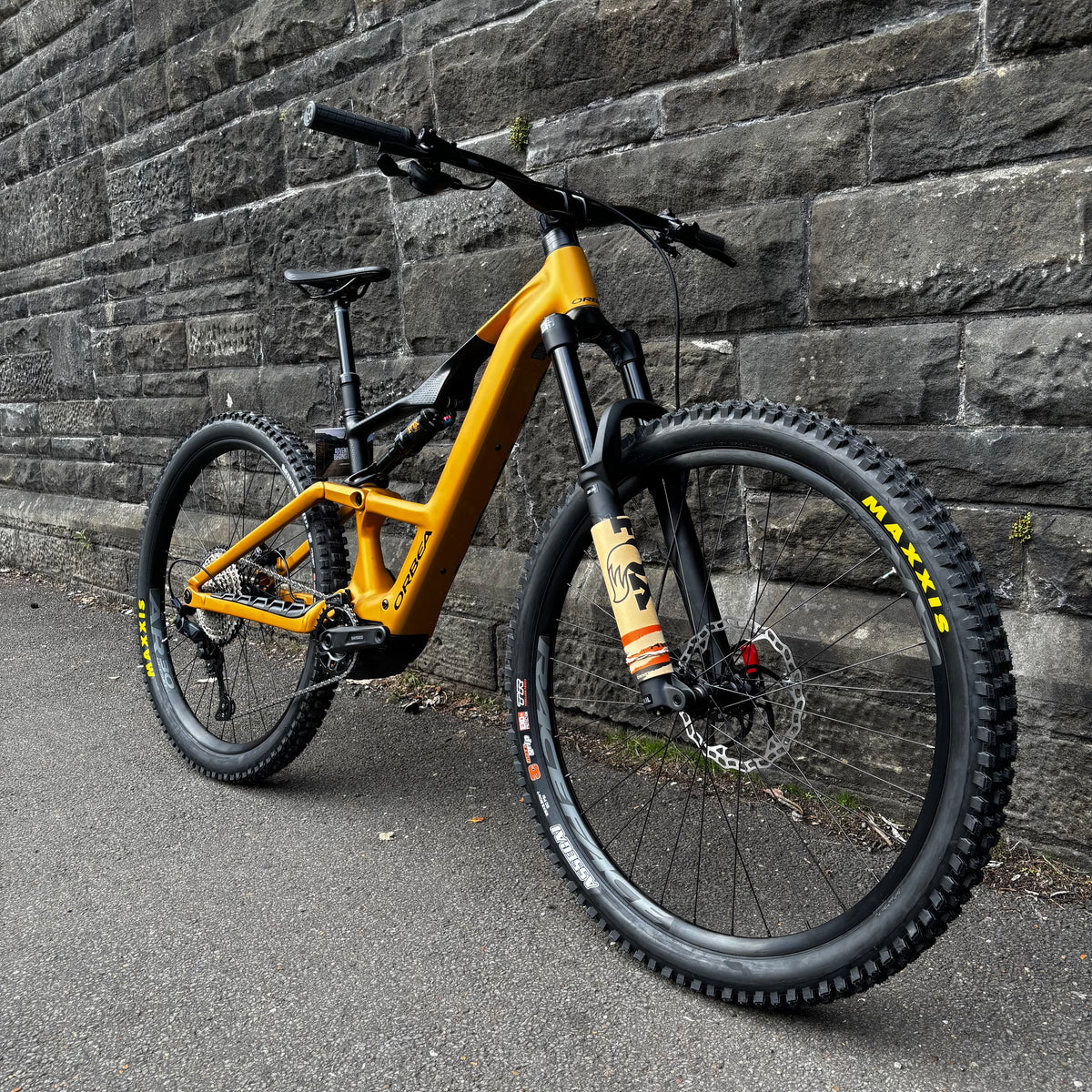 Orbea
Rise LT H20 Electric Full Suspension Mountain Bike - Bumblebee Yellow/Black (2026) SMALL ONLY