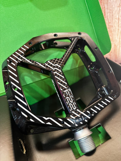 HOPE - F22 Flat Pedals (BLACK)