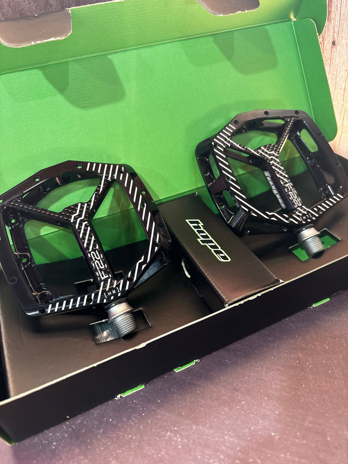 HOPE - F22 Flat Pedals (BLACK)