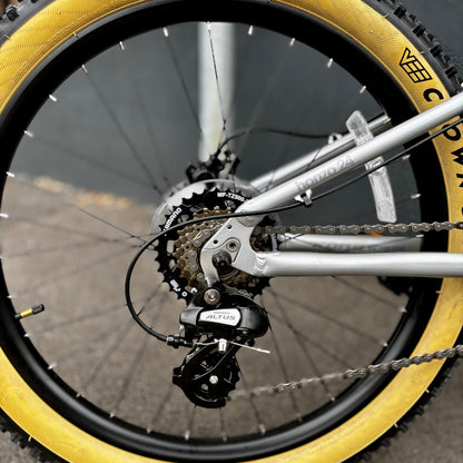 KONA - Honzo Hardtail 24” (SILVER)