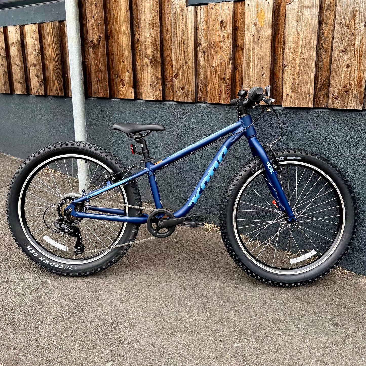 KONA - Hula Youth Hardtail 24” (BLUE)