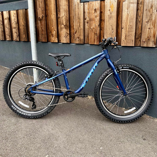 KONA - Hula Youth Hardtail 24” (BLUE)