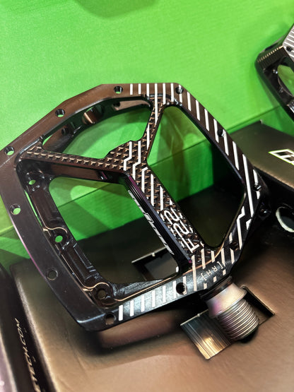 HOPE - F22 Flat Pedals (BLACK)